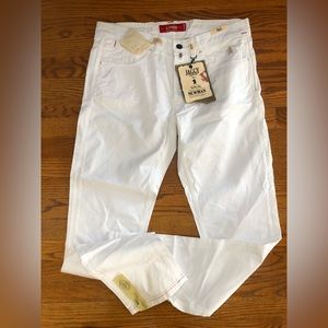 NWT Italian Jaggy White￼  Jeans   34x34. $146